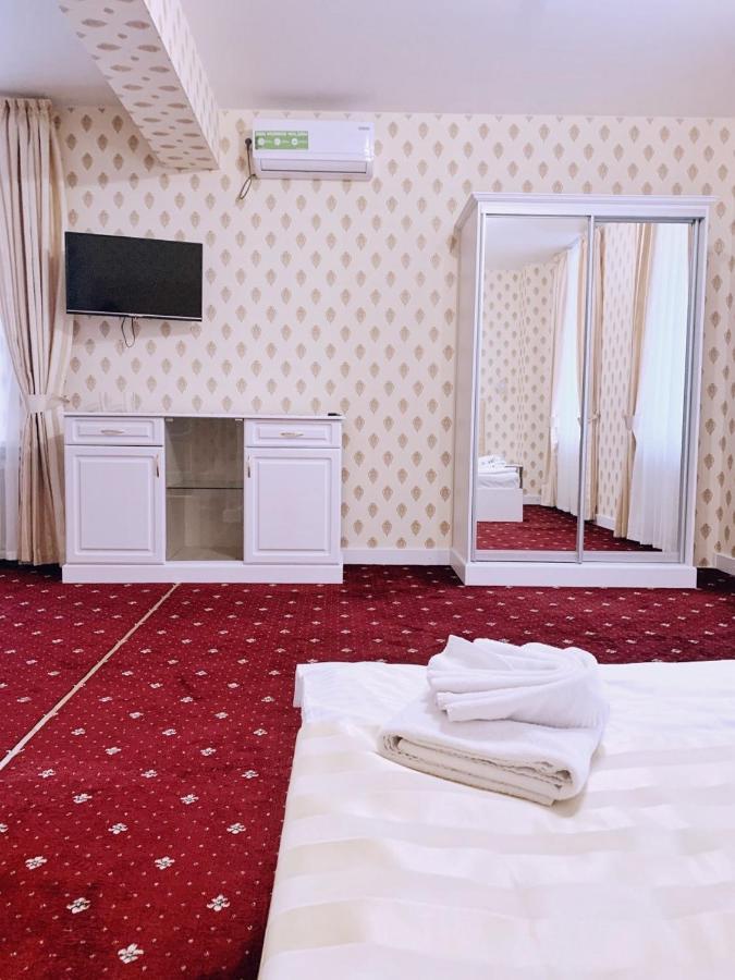Sergeev Hotel Nikolayev Bagian luar foto